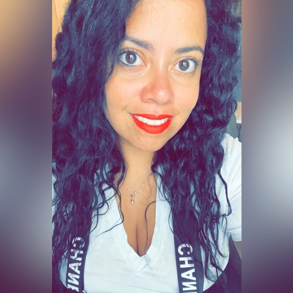 Closet Closing  Heading to London again! Closet closing December 25! Re-open 1/8 - Picture 4 of 6